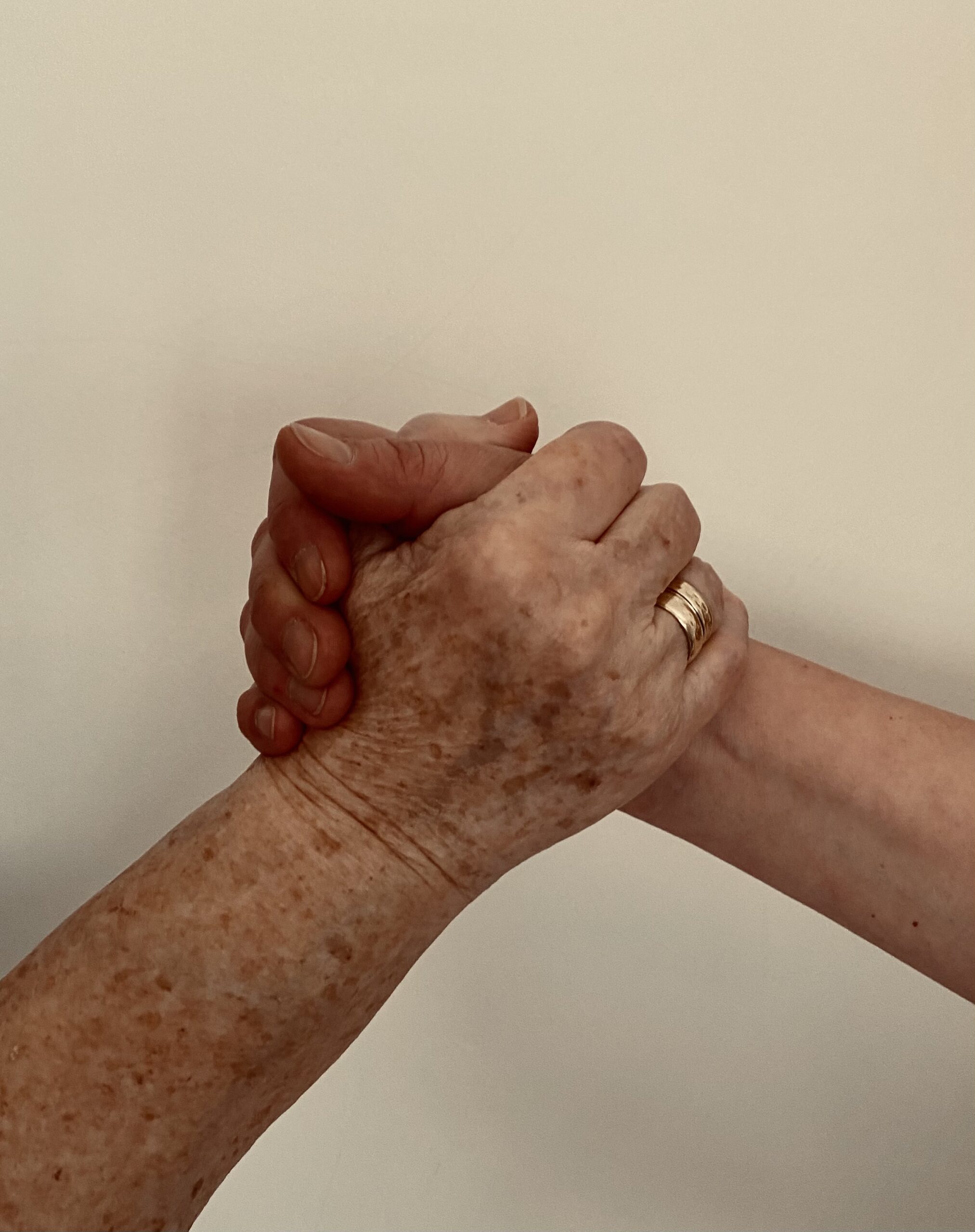 Hand_in_Hand